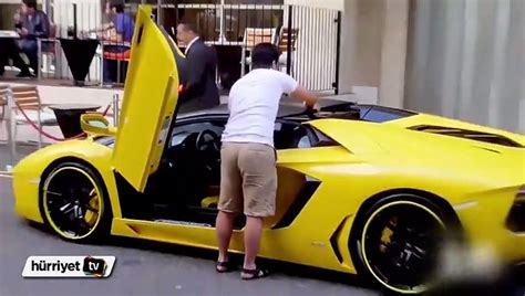 U­z­u­n­ ­B­o­y­l­u­ ­V­a­l­e­n­i­n­ ­L­a­m­b­o­r­g­h­i­n­i­ ­i­l­e­ ­C­e­b­e­l­l­e­ş­m­e­s­i­